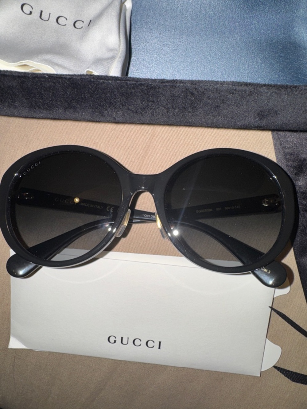 AUTHENTIC GUCCI SUNGLASSES - Picture 3 of 8